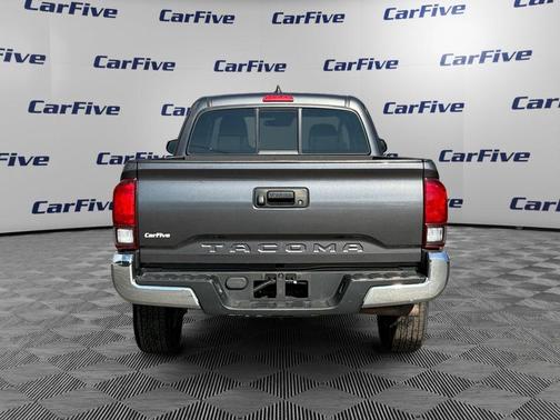 Lunar Rock 2022 Toyota Tacoma SR5