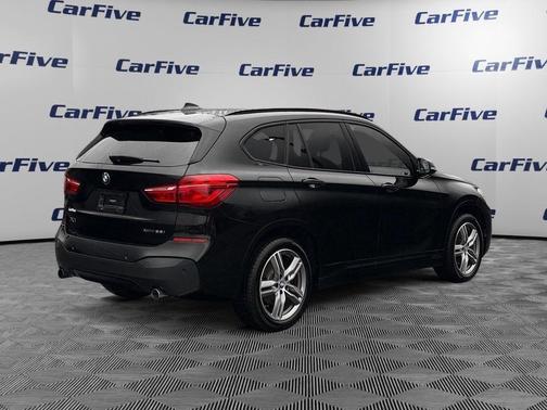 Black Sapphire Metallic 2018 BMW X1 xDrive28i