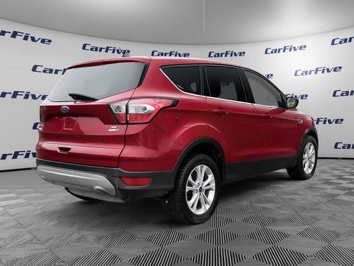 Ruby Red Metallic 2017 Ford Escape SE