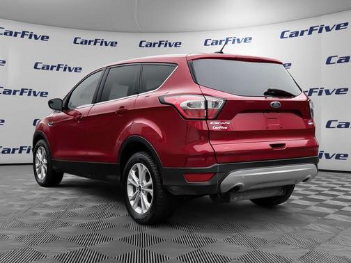 Ruby Red Metallic 2017 Ford Escape SE