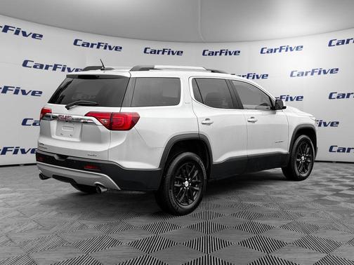 Quicksilver Metallic 2019 GMC Acadia SLT-1