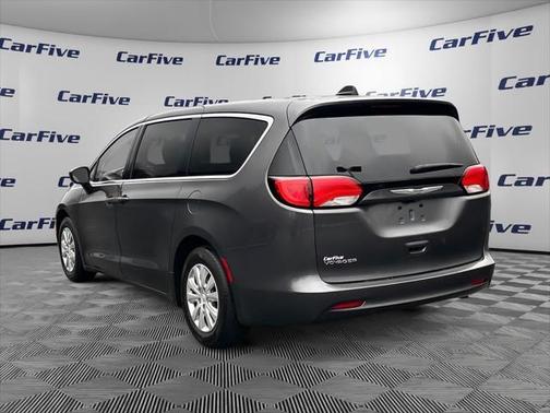 2020 Chrysler Voyager L