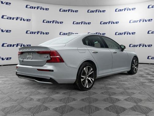 2025 Volvo S60 B5 Core