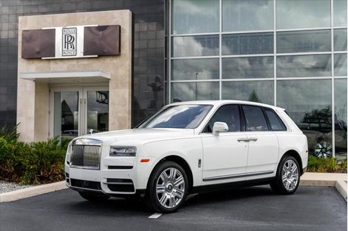 White 2023 Rolls-Royce Cullinan Base