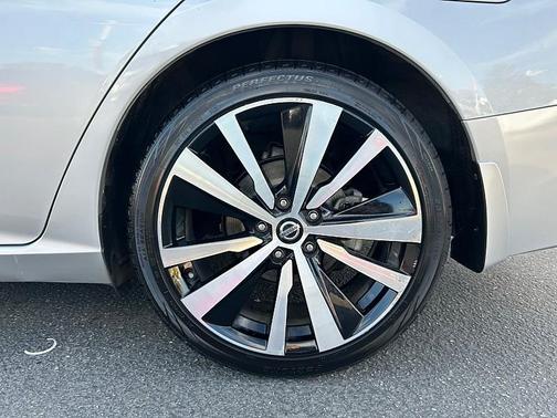 2020 Nissan Altima Platinum FWD