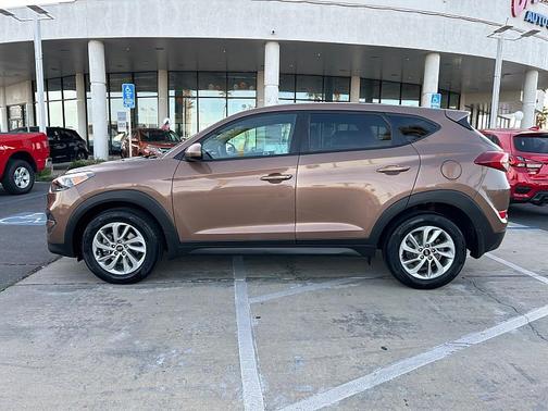 2016 Hyundai TUCSON SE