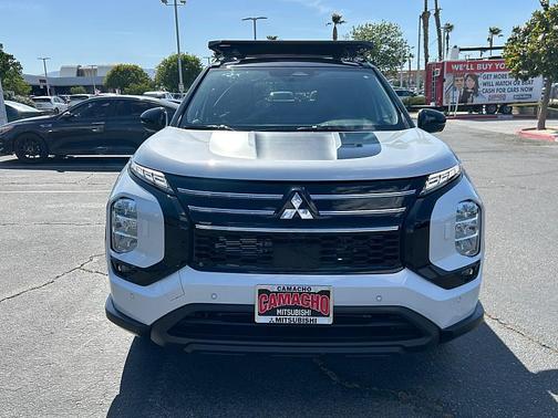 White Diamond With Black Roof 2026 Mitsubishi Outlander Trail Edition S-AWC