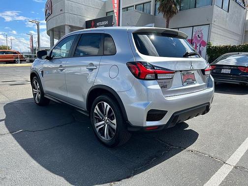 2025 Mitsubishi Outlander Sport SE