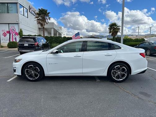 Summit White 2023 Chevrolet Malibu FWD 1LT