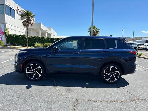 GRAY 2024 Mitsubishi Outlander SE 2.5 S-AWC