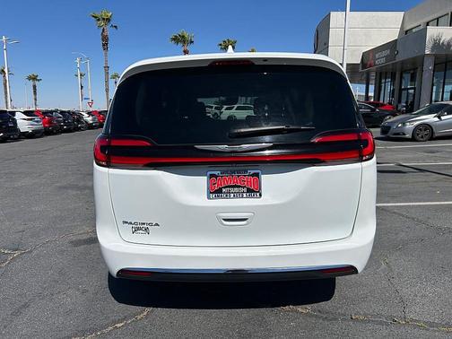 Bright White Clearcoat 2022 Chrysler Pacifica Touring L