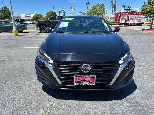 Super Black 2025 Nissan Altima SV FWD