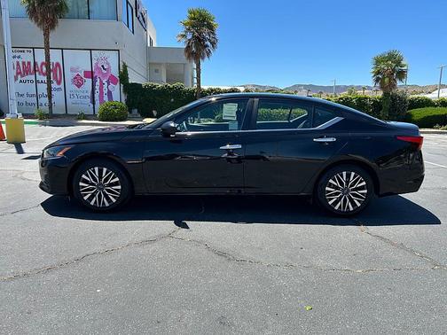 Super Black 2025 Nissan Altima SV FWD