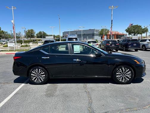 Super Black 2025 Nissan Altima SV FWD