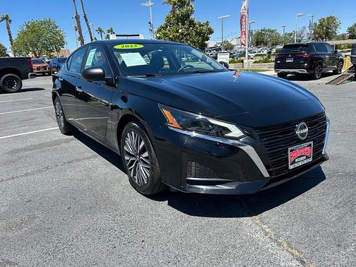 Super Black 2025 Nissan Altima SV FWD