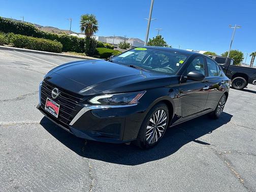 Super Black 2025 Nissan Altima SV FWD