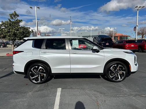 2024 Mitsubishi Outlander SE 2.5 2WD