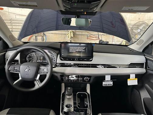 2025 Mitsubishi Outlander SE 2.5 2WD