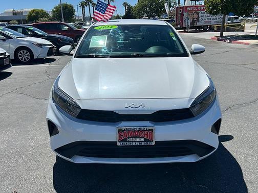 Snow White Pearl 2024 Kia Forte LXS