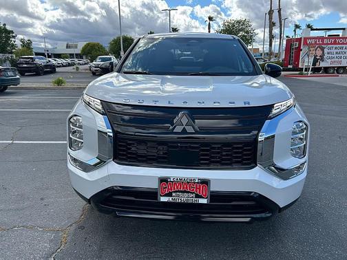 White Diamond 2026 Mitsubishi Outlander LE 1.5T 2WD