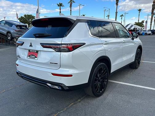 White Diamond 2026 Mitsubishi Outlander LE 1.5T 2WD