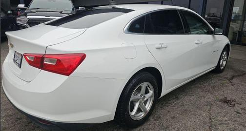 Summit White 2018 Chevrolet Malibu 1LS