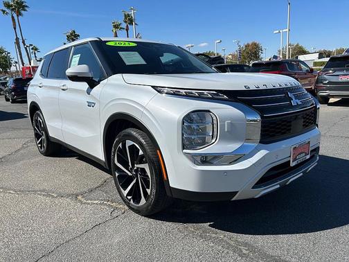 2023 Mitsubishi Outlander PHEV SE S-AWC