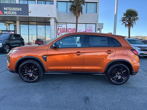 Sunshine Orange Metallic 2026 Mitsubishi Outlander Sport 2.0 LE