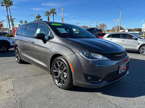 2019 Chrysler Pacifica Touring Plus
