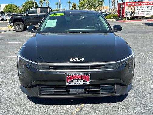 Aurora Black Pearl 2025 Kia K4 LXS