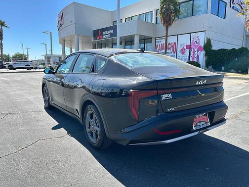 Aurora Black Pearl 2025 Kia K4 LXS