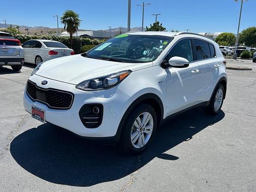 Clear White 2018 Kia Sportage LX