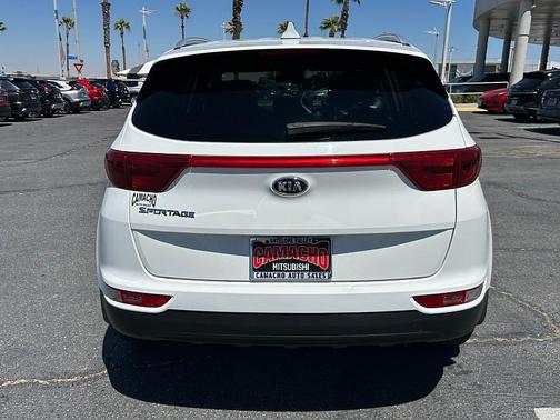Clear White 2018 Kia Sportage LX