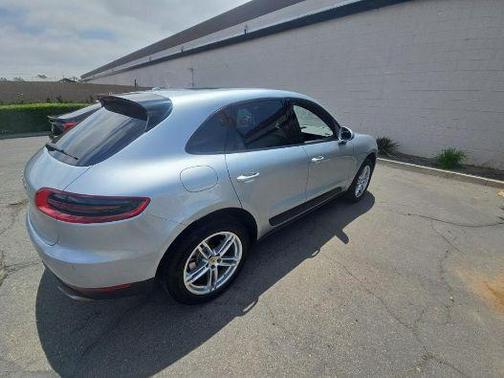2017 Porsche Macan Base