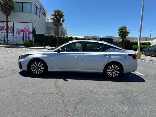 Brilliant Silver Metallic 2024 Nissan Altima 2.5 SV