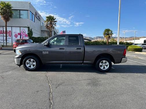 Granite Crystal Metallic Clearcoat 2024 RAM 1500 Classic SLT