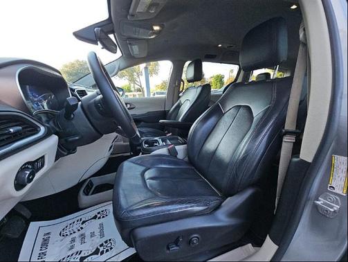 2018 Chrysler Pacifica Touring-L