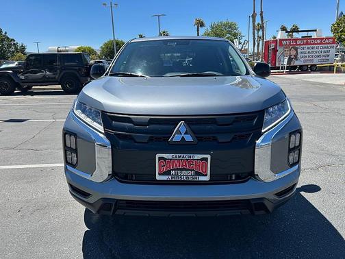 Mercury Gray Metallic 2027 Mitsubishi Outlander Sport 2.0 LE