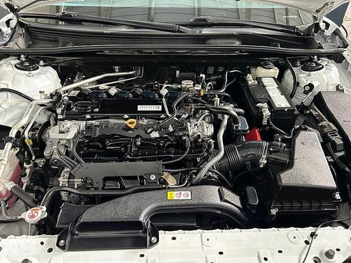Ice Cap 2023 Toyota Camry SE