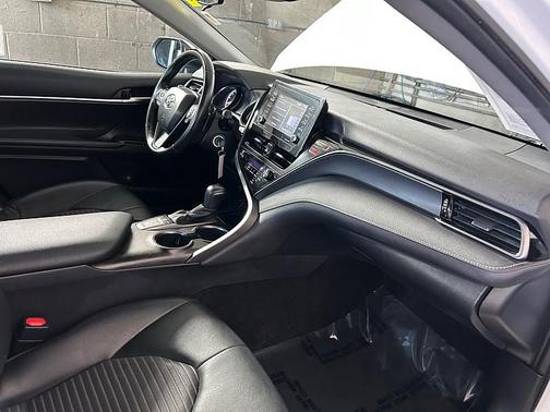 Ice Cap 2023 Toyota Camry SE