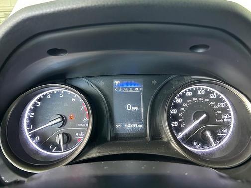 Ice Cap 2023 Toyota Camry SE