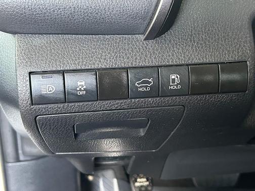 Ice Cap 2023 Toyota Camry SE
