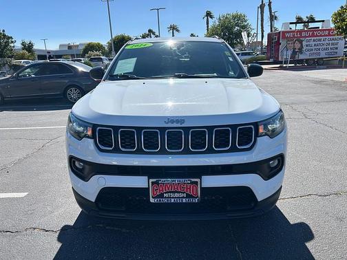 Bright White Clearcoat 2024 Jeep Compass Latitude