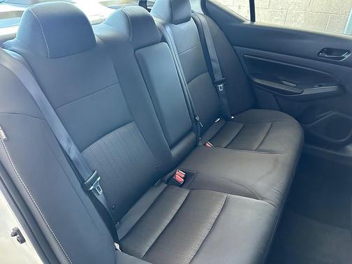 Glacier White 2025 Nissan Altima SV FWD
