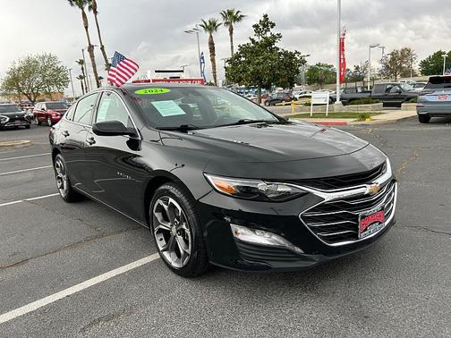 Mosaic Black Metallic 2024 Chevrolet Malibu FWD 1LT