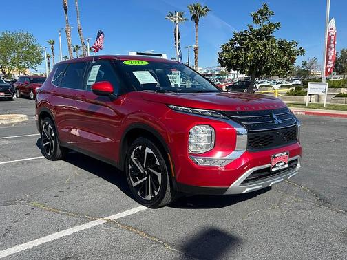 Red Diamond 2023 Mitsubishi Outlander SE 2.5 2WD