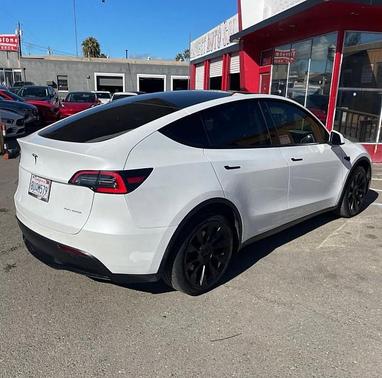 2021 Tesla Model Y Long Range Dual Motor All-Wheel Drive
