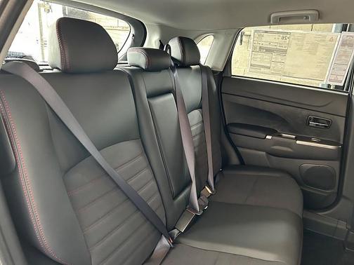 2025 Mitsubishi Outlander Sport SE