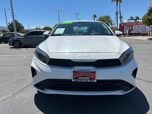 Snow White Pearl 2023 Kia Forte LXS