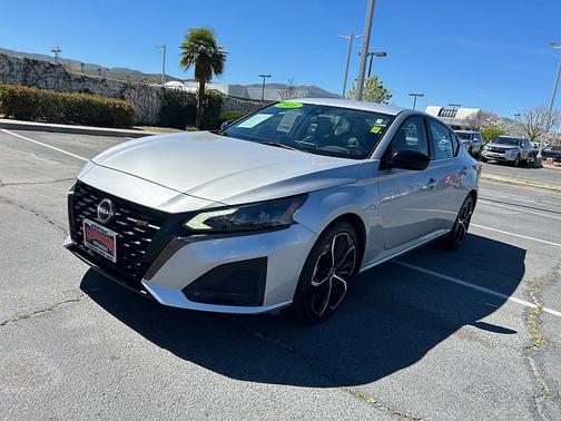 Brilliant Silver Metallic 2023 Nissan Altima SR FWD
